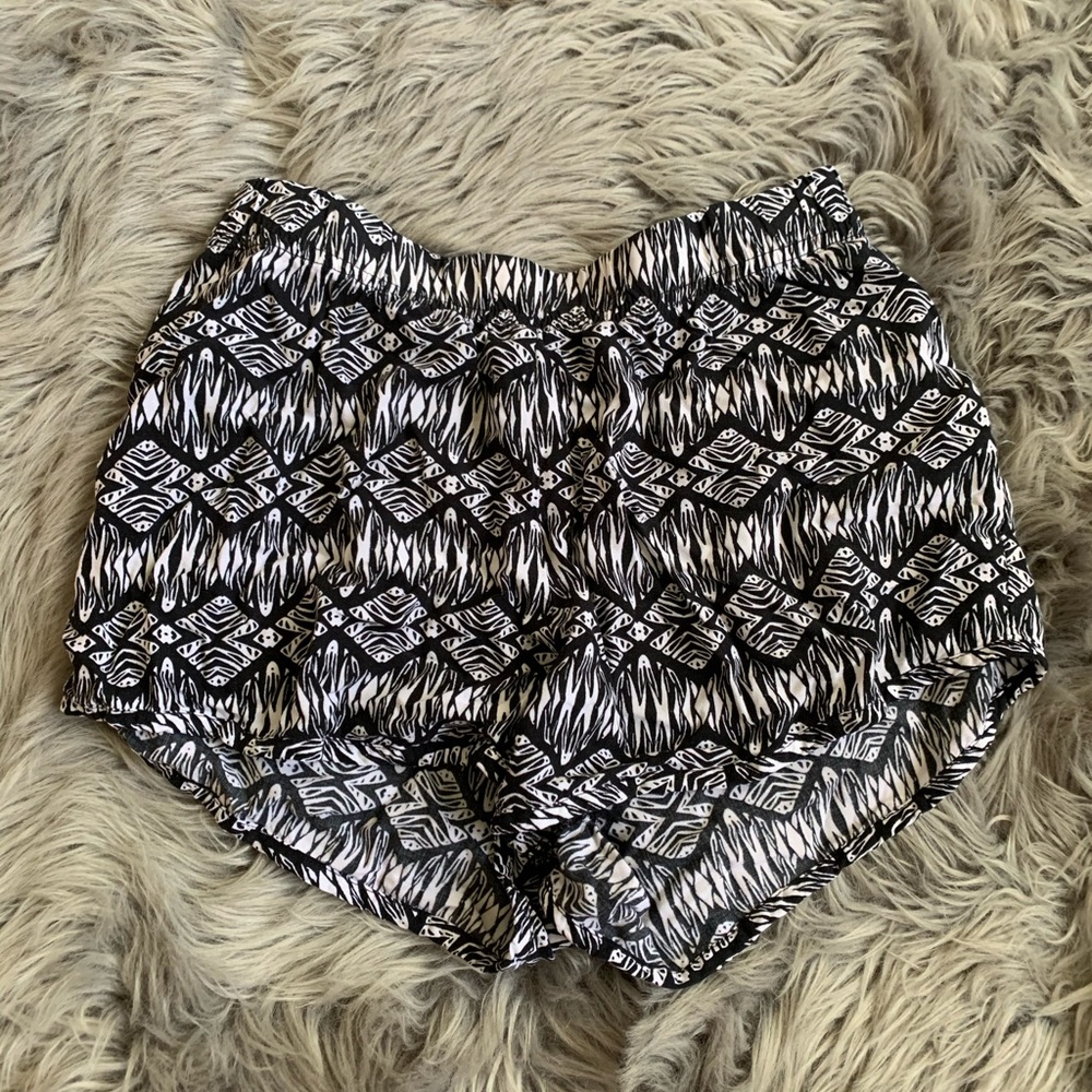 BoHo black and white flowy shorts